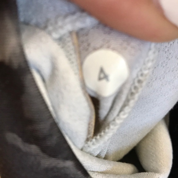 Lululemon workout active wear tank top size 4 - Picture 6 of 7